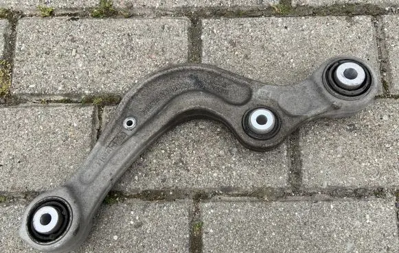 Audi Q7 4M Rear control arm 4M0505323G 4M0505361G
