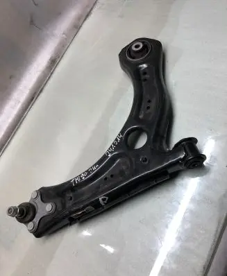 Volkswagen Taigo Front lower control arm/wishbone 2q0407152e