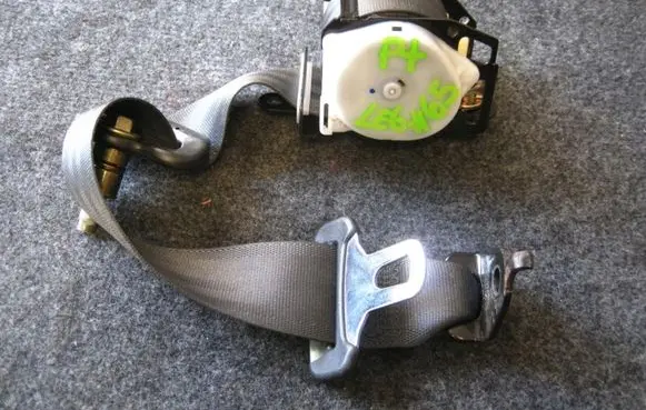 Honda Legend III KA9 Rear seatbelt
