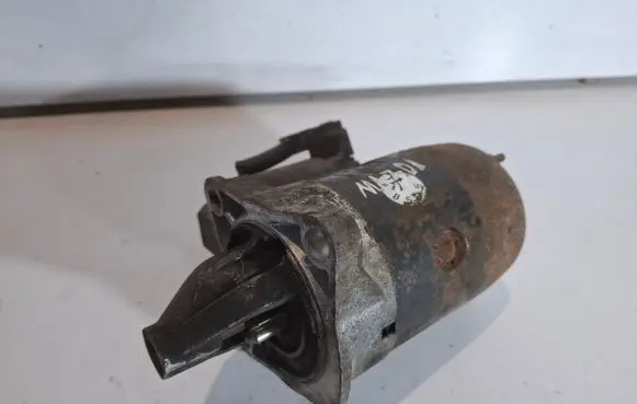 Mazda 323 F Starter motor M3T38882