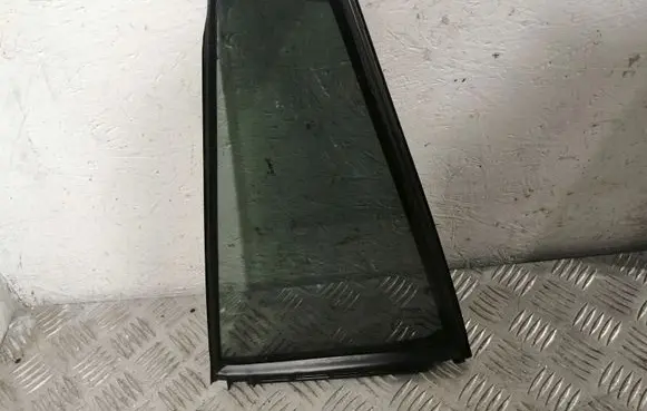 Toyota Verso Rear vent window glass 681240F020 681890F010
