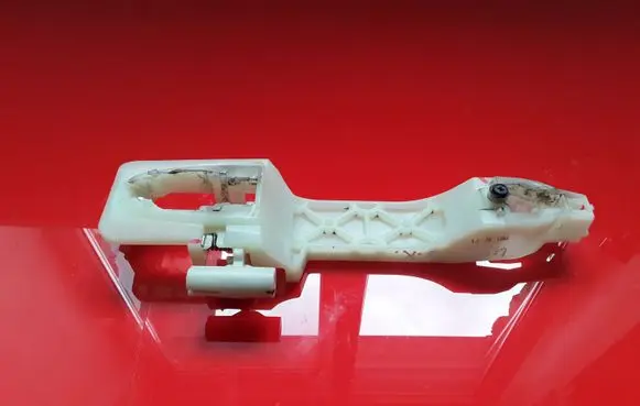 Rear door exterior handle/bracket