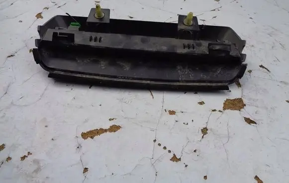 Volvo V40 Third/center stoplight