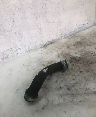 Infiniti Q50 Engine coolant pipe/hose