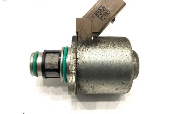 Seat Ibiza IV (6J,6P) Fuel pressure regulator 28233374