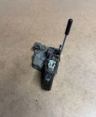 BMW 5 E39 Rear door lock 8352165 14062075 6711