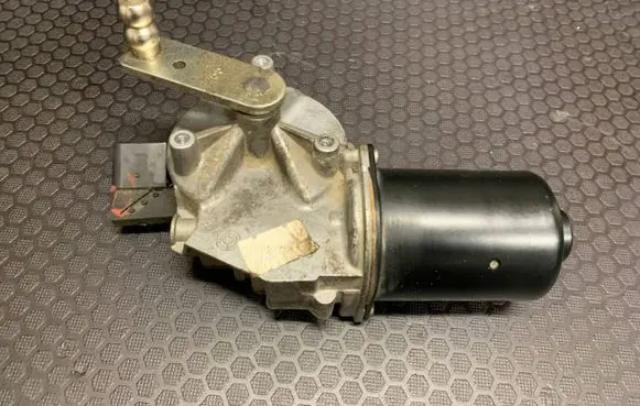 Mercedes-Benz ML W164 Front wiper linkage and motor A1648201742 404930 1335N