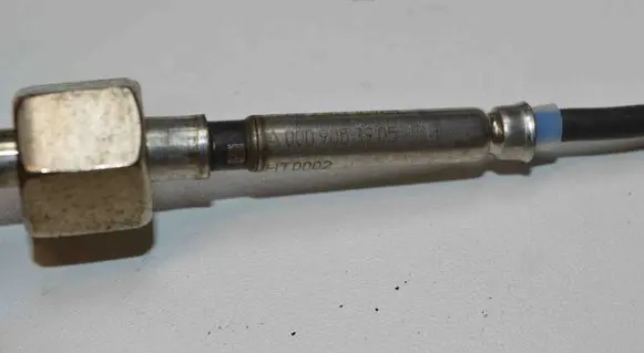 Mercedes-Benz ML W166 Oil temperature sensor A0009053905