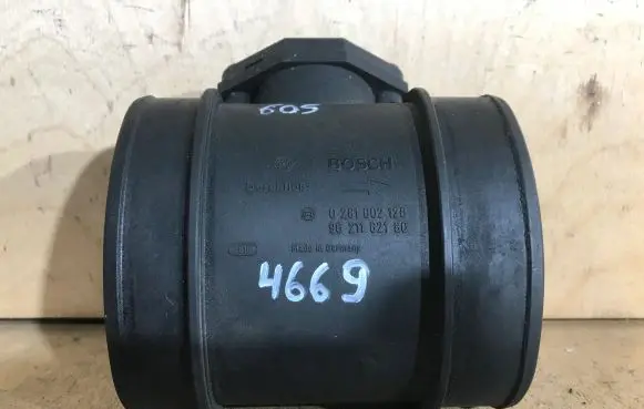 Peugeot 605 Mass air flow meter 9621162180 0281002128
