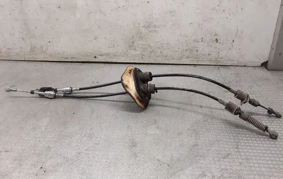 Gear shift cable linkage