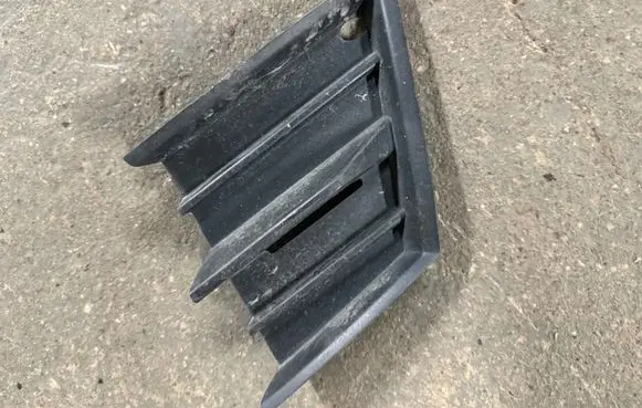 Front bumper lower grill