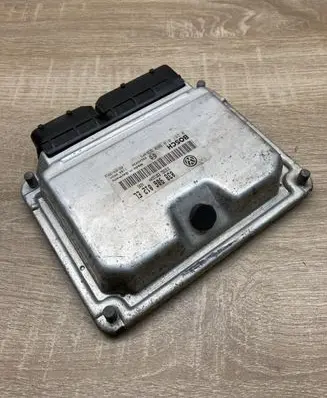 Volkswagen Polo IV 9N3 Engine control unit/module ECU 038906012EL 0281010660