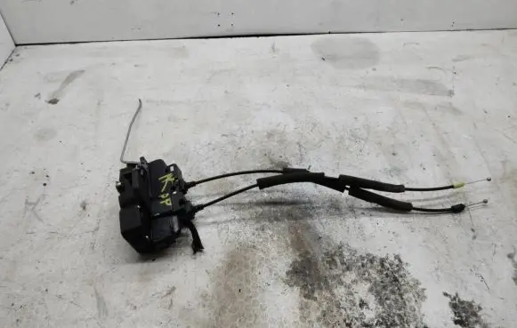 Chevrolet Captiva Front door lock
