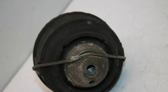 Volvo V70 Engine mount bracket 8624754