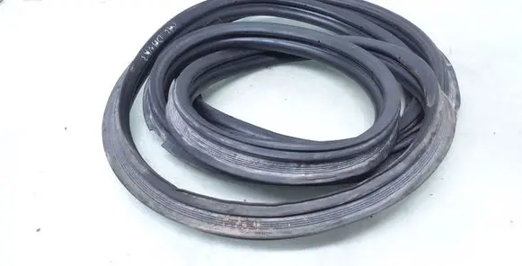 KIA Sorento Trunk rubber seal (body) 30116
