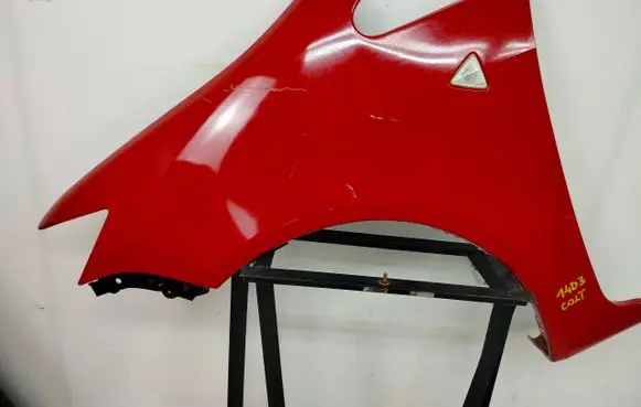 Mitsubishi Colt Fender