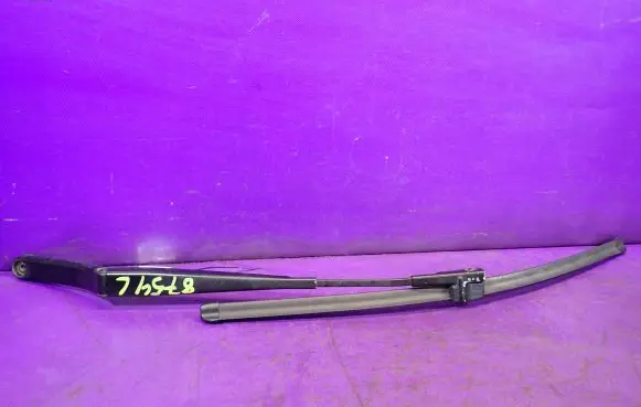 Volkswagen Golf IV Front wiper blade arm 1K1955409