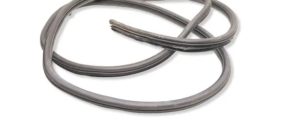 Opel Vivaro Front door rubber seal 