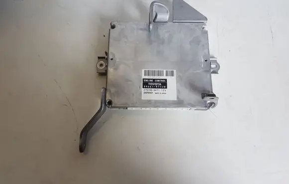 Toyota Prius (XW20) Engine control unit/module 8966147120 2751005471