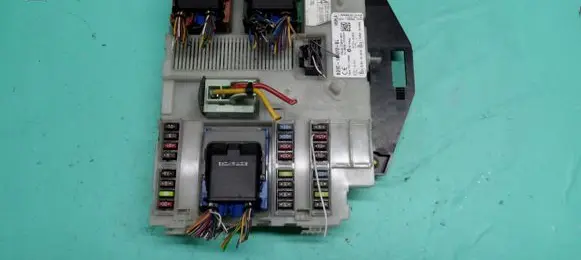 Ford Galaxy Fuse module 3G9T14A073BL