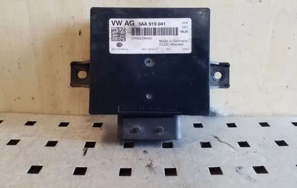Volkswagen PASSAT CC Voltage converter/converter module 3AA919041