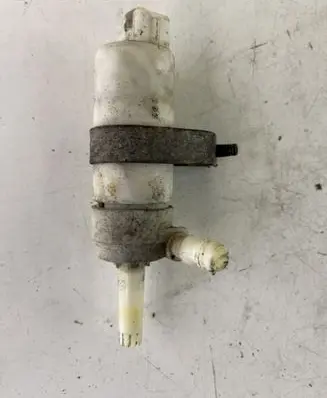 KIA Sorento Headlight washer pump 
