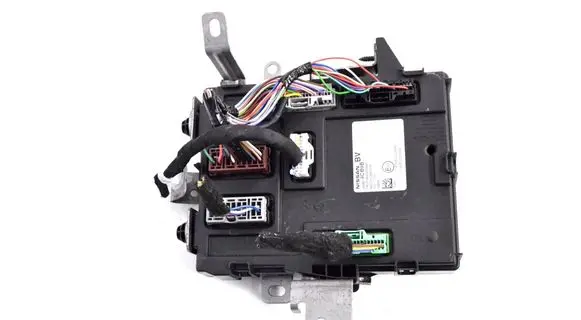 Audi A5 8T 8F Central body control module 284B14CB9B