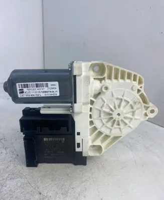 Seat Altea XL Front door window regulator motor 1K0959792P 5P0837402N 1T0959702L