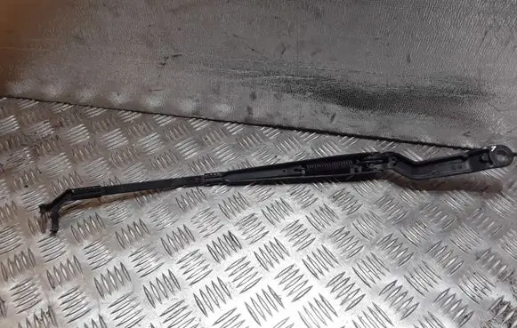 Front wiper blade arm