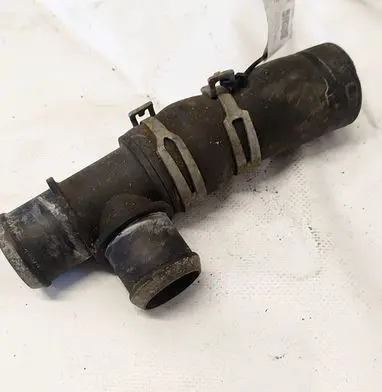 Land Rover Discovery 4 - LR4 Engine coolant pipe/hose 