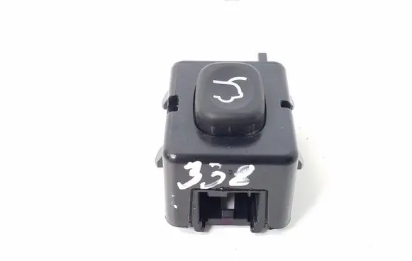 Tailgate opening switch
