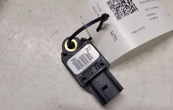 Toyota Auris 150 Airbag deployment crash/impact sensor 8983102060 3117664551