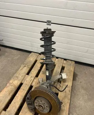 Audi Q3 8U Front wheel hub spindle knuckle