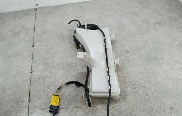 Opel Grandland X Windshield washer fluid reservoir/tank YP00066080