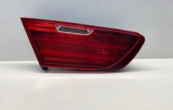 Tailgate rear/tail lights