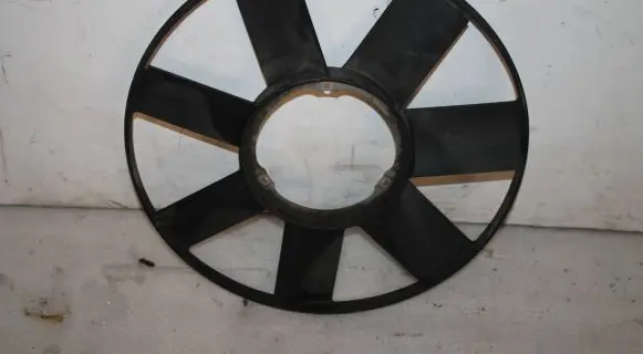 BMW 5 E39 Fan impeller 2243303