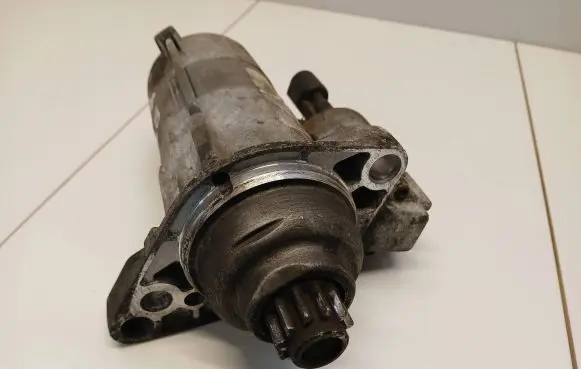 Volkswagen Touran I Starter motor 02Z911024J TS18E1