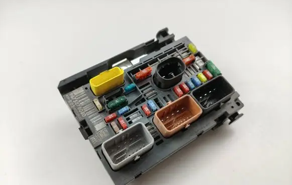 Fiat Scudo Fuse module 9675878080