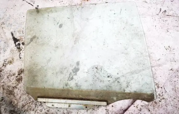 Toyota Yaris Rear door window glass