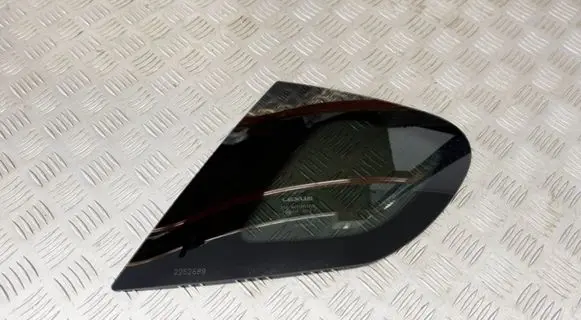 Lexus CT 200H Rear side window 6271076020