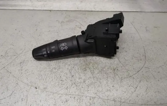 Nissan Primera Indicator stalk 25540AV620