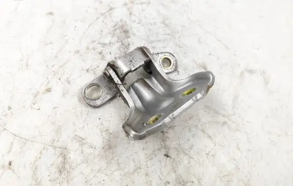 KIA Sorento Rear door upper hinge
