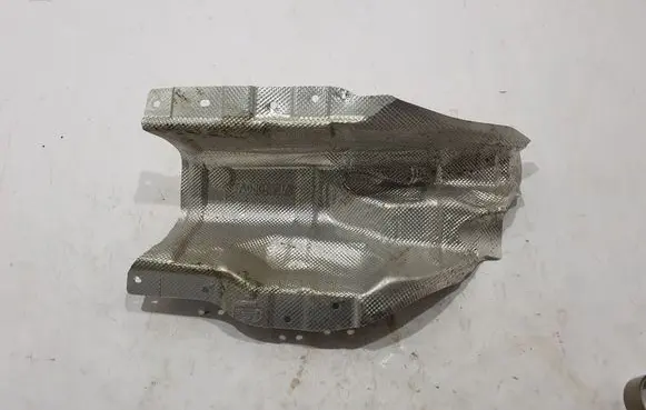 Dacia Duster Exhaust heat shield 747519148R