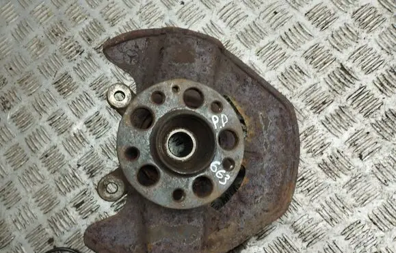 Mercedes-Benz A W169 Front wheel hub