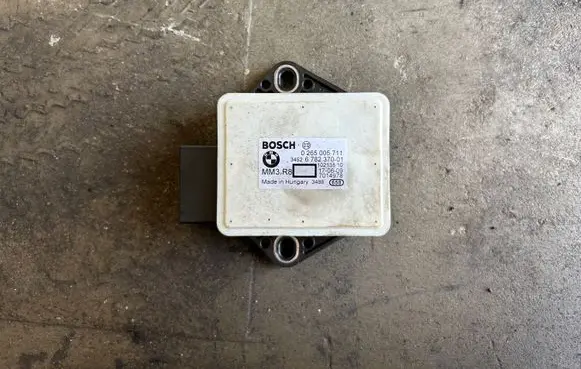 BMW 5 E60 E61 ESP acceleration yaw rate sensor 6782370