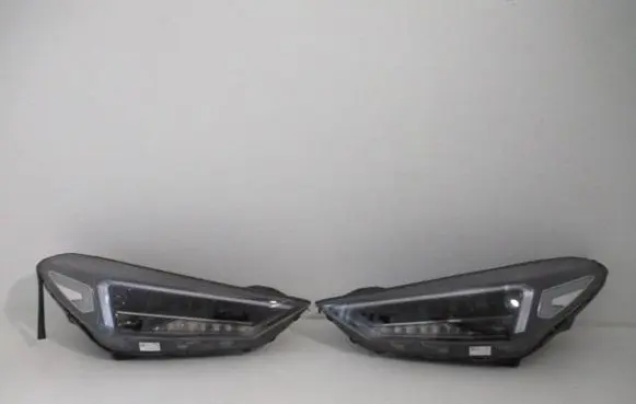 Hyundai Tucson TL Headlights/headlamps set D792111A10 D792111A20
