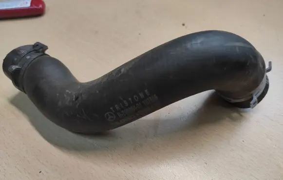 Mercedes-Benz B W246 W242 Engine coolant pipe/hose R740084