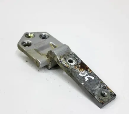 Tailgate/trunk/boot hinge