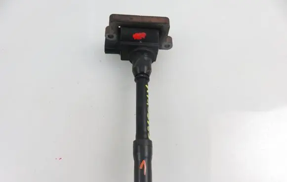 Mitsubishi Carisma High voltage ignition coil FK0136