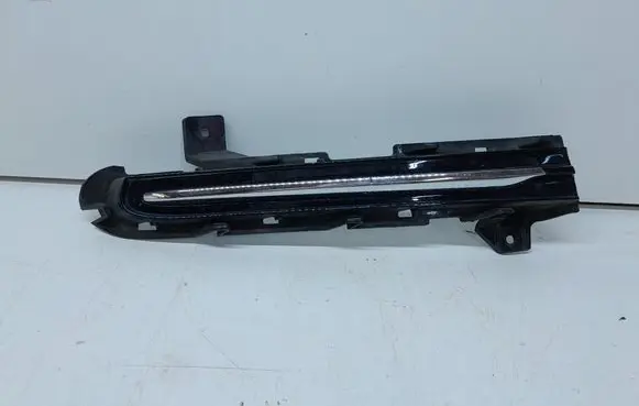 Volvo V40 Front bumper lower grill 31347043
